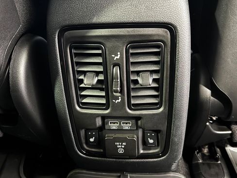 Used 2024 Dodge Durango GT AWD/4WD image 11