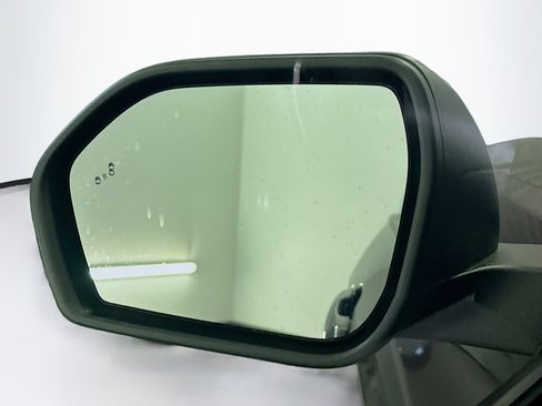 Used 2020 Ford Explorer XLT w/ Equipment Group 202A image 16