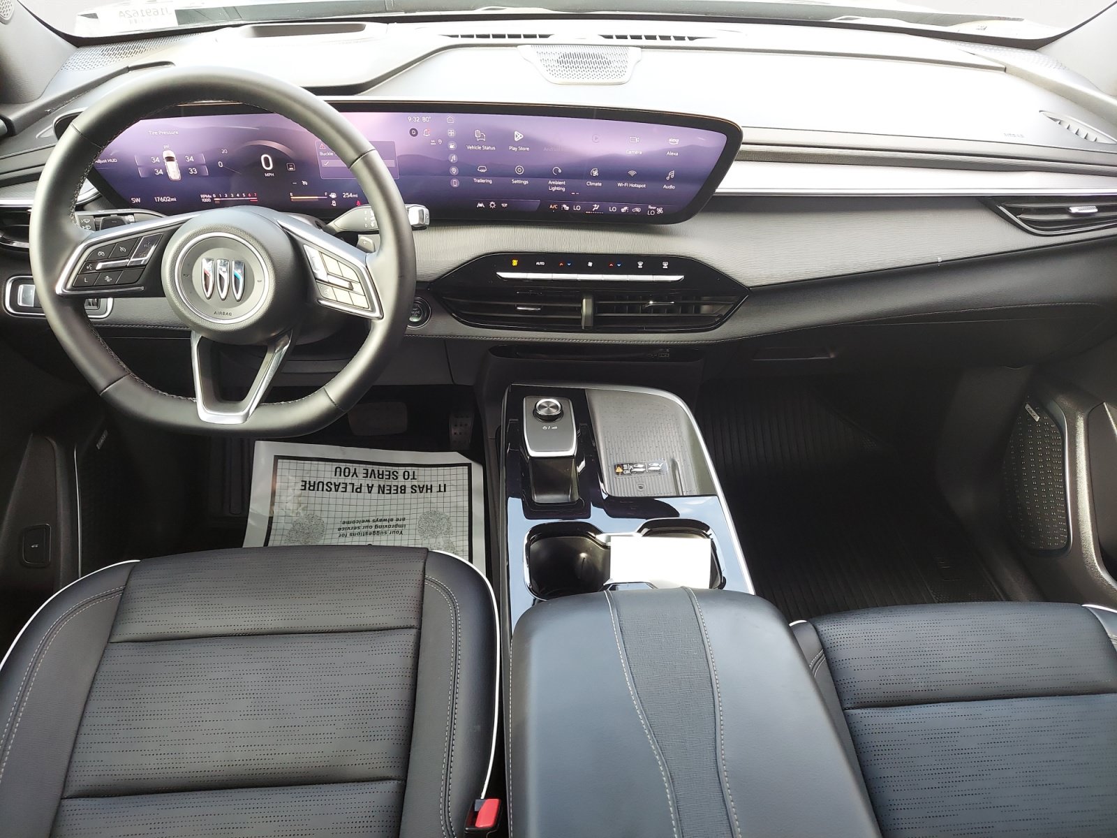 Used 2025 Buick Enclave Sport Touring w/ Power Package FWD image 3
