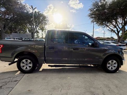 Used 2017 Ford F150 XLT image 9