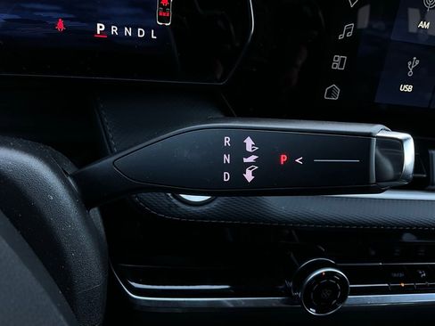 Used 2025 Chevrolet Equinox LT image 35