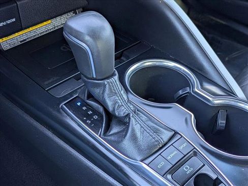 Used 2019 Toyota Camry XSE image 12