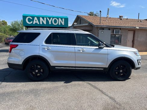 Used 2016 Ford Explorer XLT AWD/4WD image 3