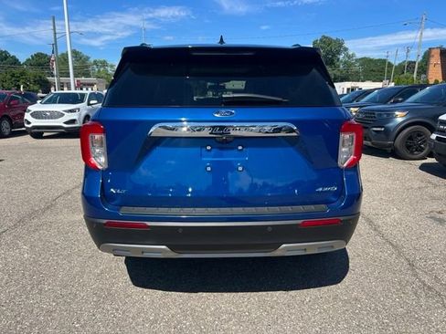 Certified 2022 Ford Explorer XLT w/ Equipment Group 202A AWD/4WD image 4