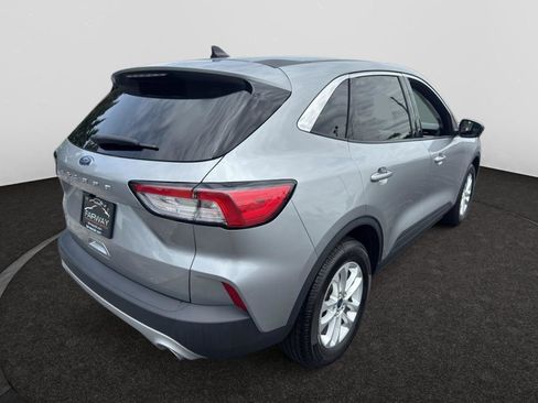 Used 2022 Ford Escape SE FWD image 5