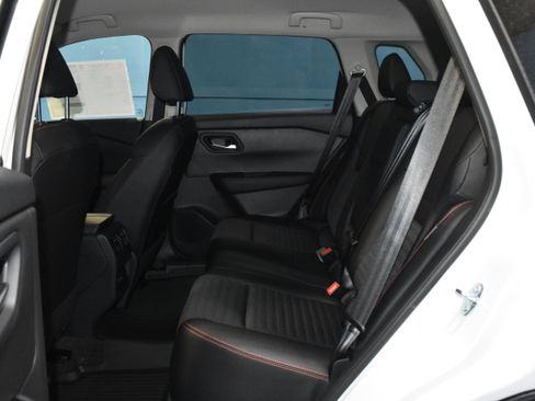 New 2026 Nissan Rogue SV AWD/4WD image 17