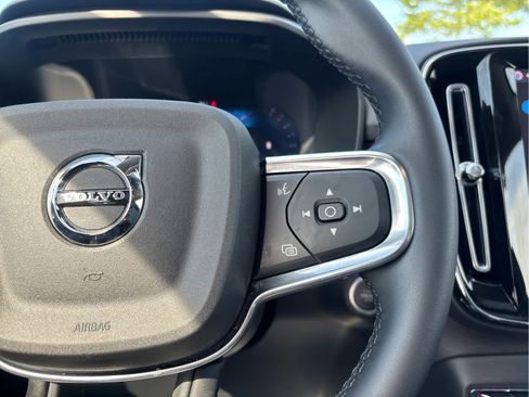 Used 2026 Volvo XC40 B5 Plus AWD/4WD image 18
