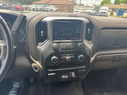 Used 2020 Chevrolet Silverado 1500 LT w/ Texas Edition RWD image 18