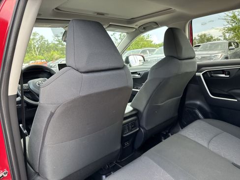 Used 2025 Toyota RAV4 XLE w/ Convenience Package FWD image 17