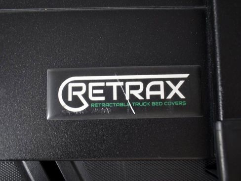 Used 2023 GMC Sierra 1500 AT4 image 9