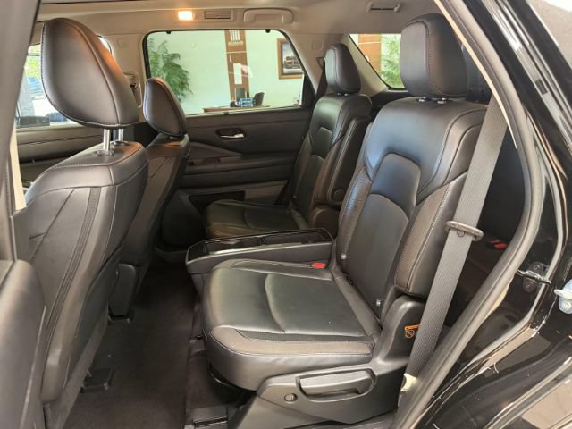 Used 2023 Nissan Pathfinder SL w/ SL Premium Package AWD/4WD image 11