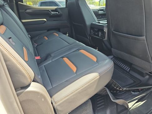 Used 2024 GMC Sierra 1500 AT4 w/ Technology Package AWD/4WD image 15