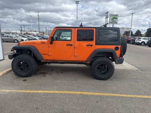 Used 2012 Jeep Wrangler Unlimited Rubicon w/ Connectivity Group AWD/4WD image 7