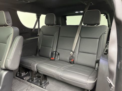 Certified 2025 GMC Yukon XL Elevation w/ LPO, Elevation Black Package AWD/4WD image 15
