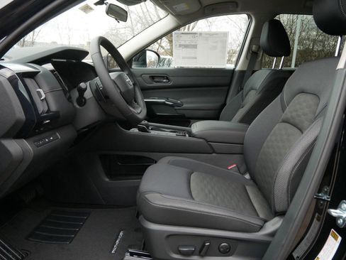 New 2026 Nissan Pathfinder SV image 10