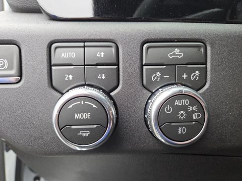 New 2026 GMC Sierra 1500 Elevation w/ X31 Off-Road Package AWD/4WD image 6