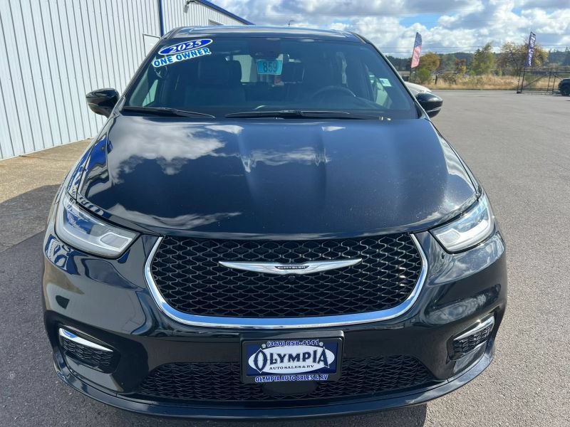Used 2025 Chrysler Pacifica Select FWD image 3