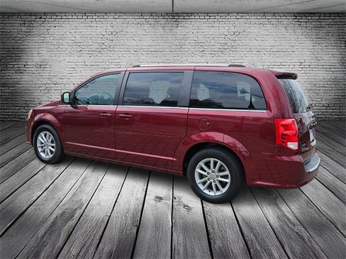 Used 2020 Dodge Grand Caravan SXT image 3