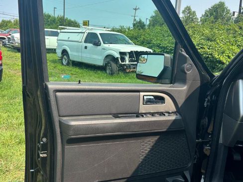 Used 2013 Ford Expedition Limited AWD/4WD image 18