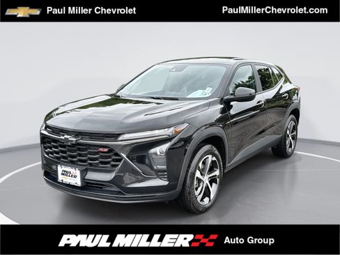 Certified 2024 Chevrolet Trax RS w/ Driver Confidence Package FWD image 1