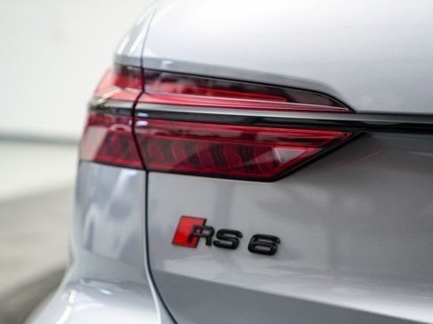 Used 2024 Audi RS 6 performance image 14