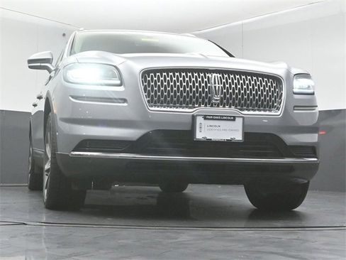 Certified 2022 Lincoln Nautilus Reserve w/ Equipment Group 201A image 32