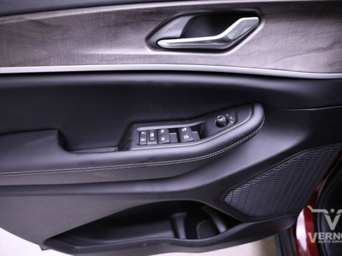 New 2026 Jeep Grand Cherokee Altitude AWD/4WD image 19