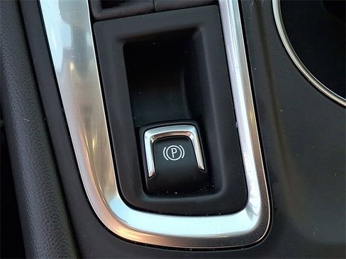 Used 2024 Chevrolet Equinox LS w/ Midnight Edition image 23