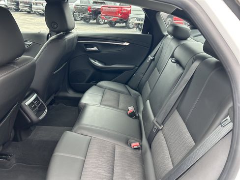 Used 2018 Chevrolet Impala LT image 37