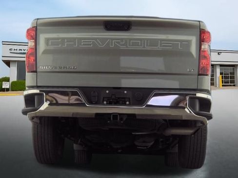 Used 2024 Chevrolet Silverado 1500 LT AWD/4WD image 8