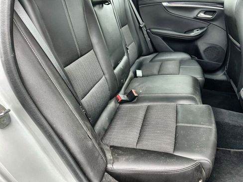 Used 2016 Chevrolet Impala LT w/ Convenience Package FWD image 24