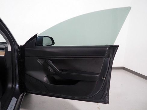 Used 2018 Tesla Model 3 Mid Range image 52