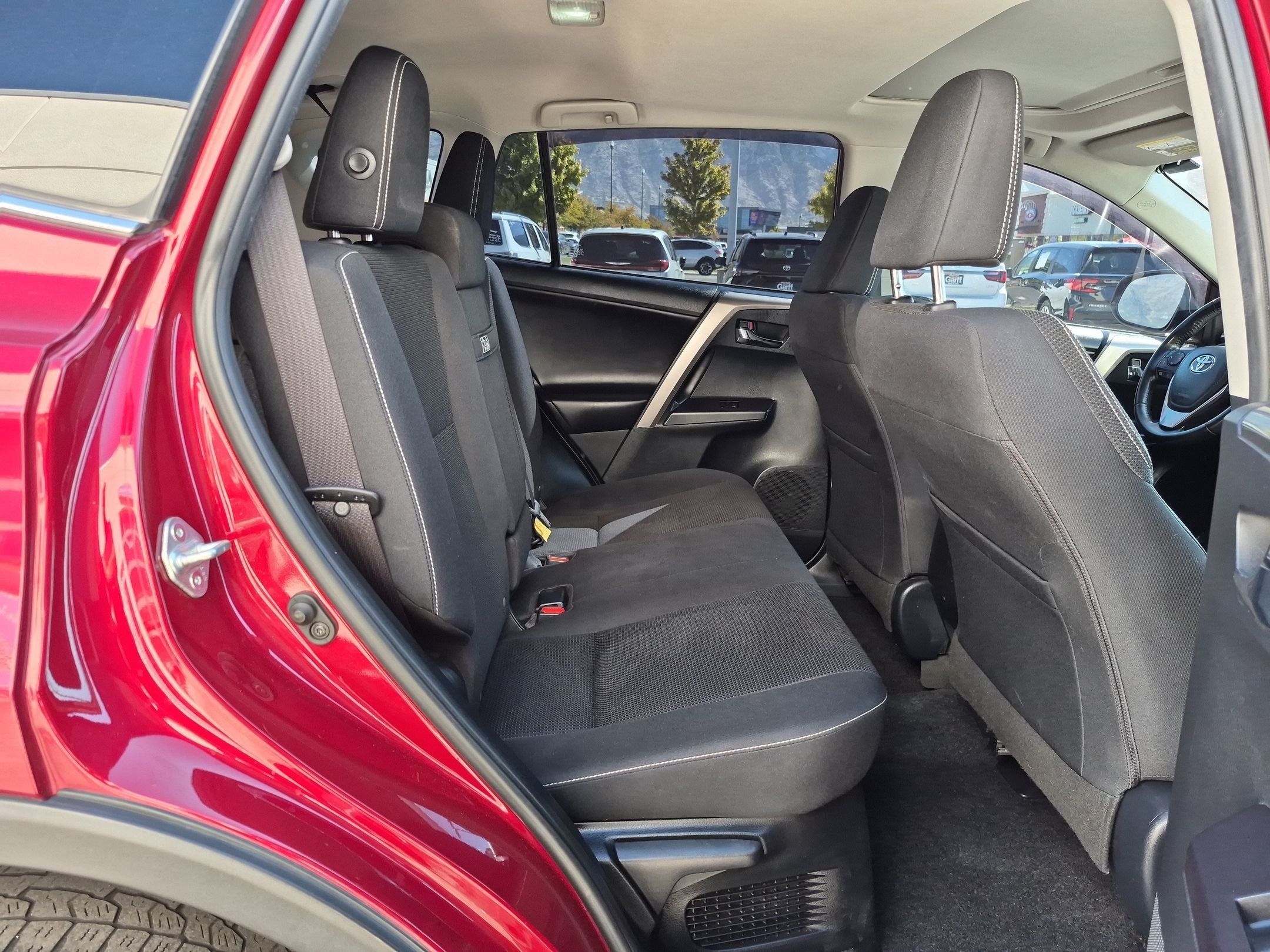 Used 2018 Toyota RAV4 XLE w/ Convenience Package AWD/4WD image 32
