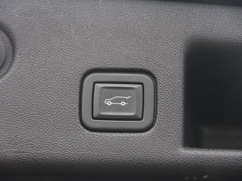 Used 2020 Chevrolet Equinox LT image 12