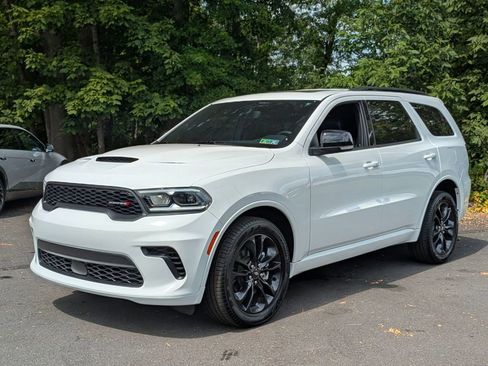 Used 2024 Dodge Durango GT image 3
