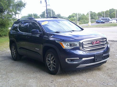 Used 2017 GMC Acadia SLT image 3