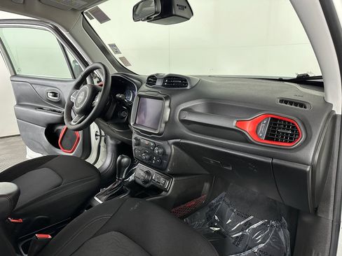 Used 2023 Jeep Renegade Trailhawk image 23