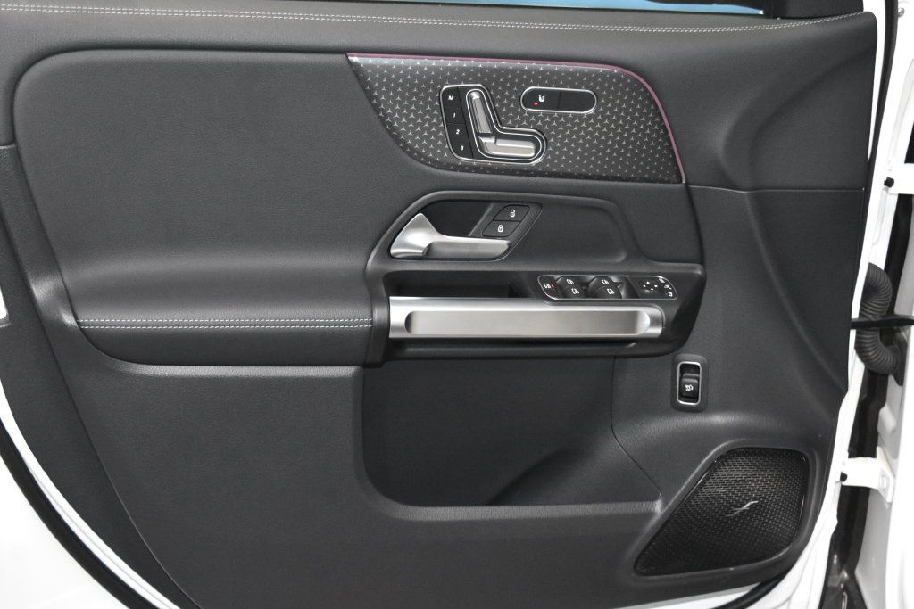 Used 2024 Mercedes-Benz EQB 300 4MATIC image 4