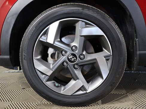 Certified 2024 Hyundai Venue SEL FWD image 17
