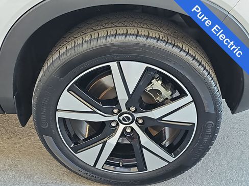 Used 2022 Volvo XC40 P8 Recharge Plus AWD/4WD image 12