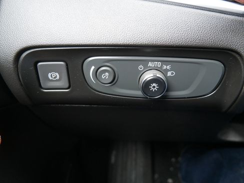 Used 2020 Buick Enclave Avenir w/ Avenir Technology Package image 26