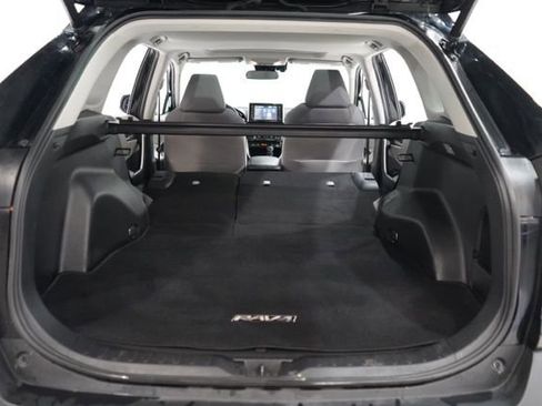 Used 2021 Toyota RAV4 XLE w/ Convenience Package image 36