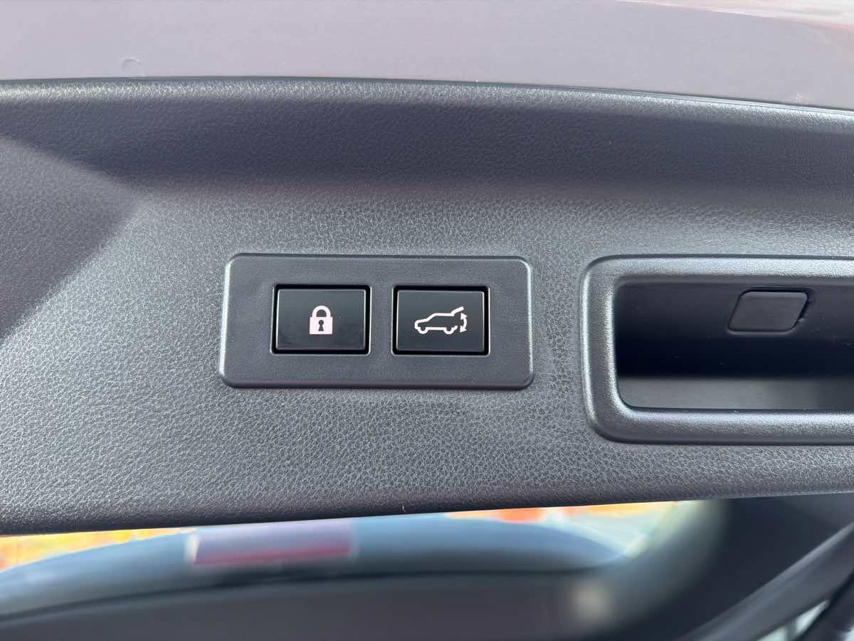 Used 2025 Subaru Forester Limited AWD/4WD image 29