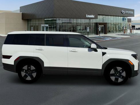 New 2026 Hyundai Santa Fe SE FWD image 9
