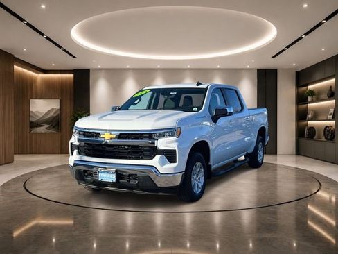 Used 2025 Chevrolet Silverado 1500 LT w/ Protection Package AWD/4WD image 4