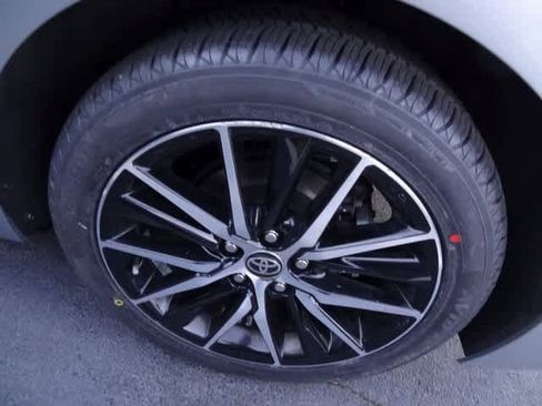 Used 2024 Toyota Camry SE image 14