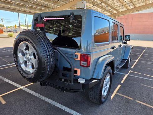 Used 2014 Jeep Wrangler Unlimited Sahara w/ Connectivity Group AWD/4WD image 5
