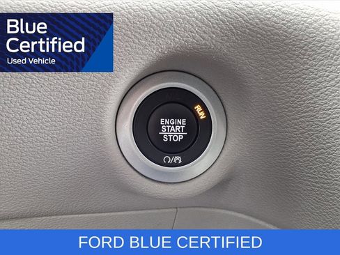 Used 2024 Chrysler Pacifica Touring-L FWD image 11