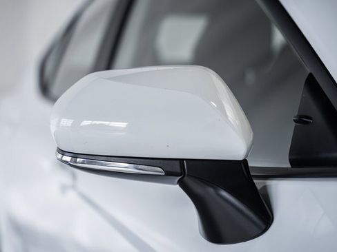 Used 2025 Toyota Camry LE image 13