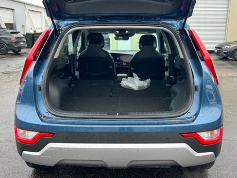 Certified 2025 Kia Niro EX w/ EX Cold Weather Package image 12